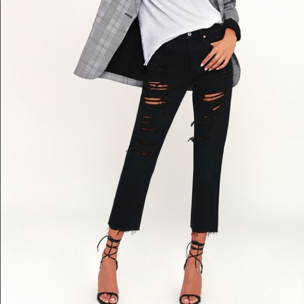 Levi 501 CROPPED BLACK DISTRESSED JEANS